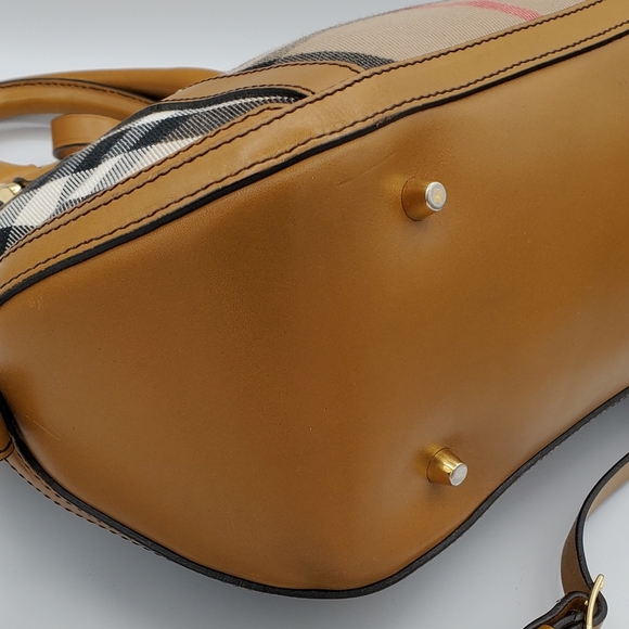 ๐ SOLD ๐ Burberry Bridle Calfskin House Check Small Orchard Bowling Bag - Picture 10 of 17